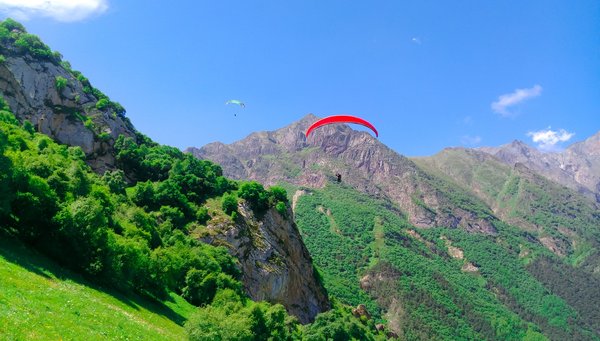 Découvrez les tarifs attrayants pour une aventure en parapente au Puy de Dôme